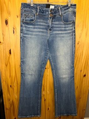 Buckle Women's Medium Blue Bootcut Jeans with Fading